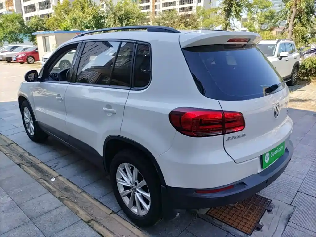 Volkswagen Tiguan — фото 5