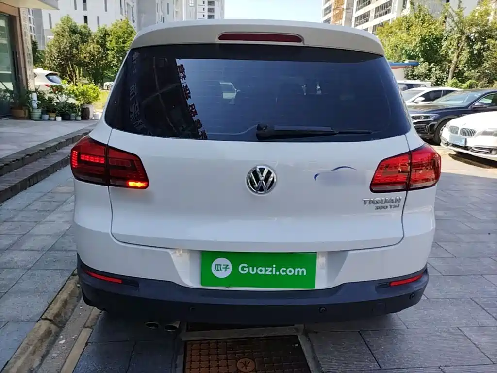 Volkswagen Tiguan — фото 6
