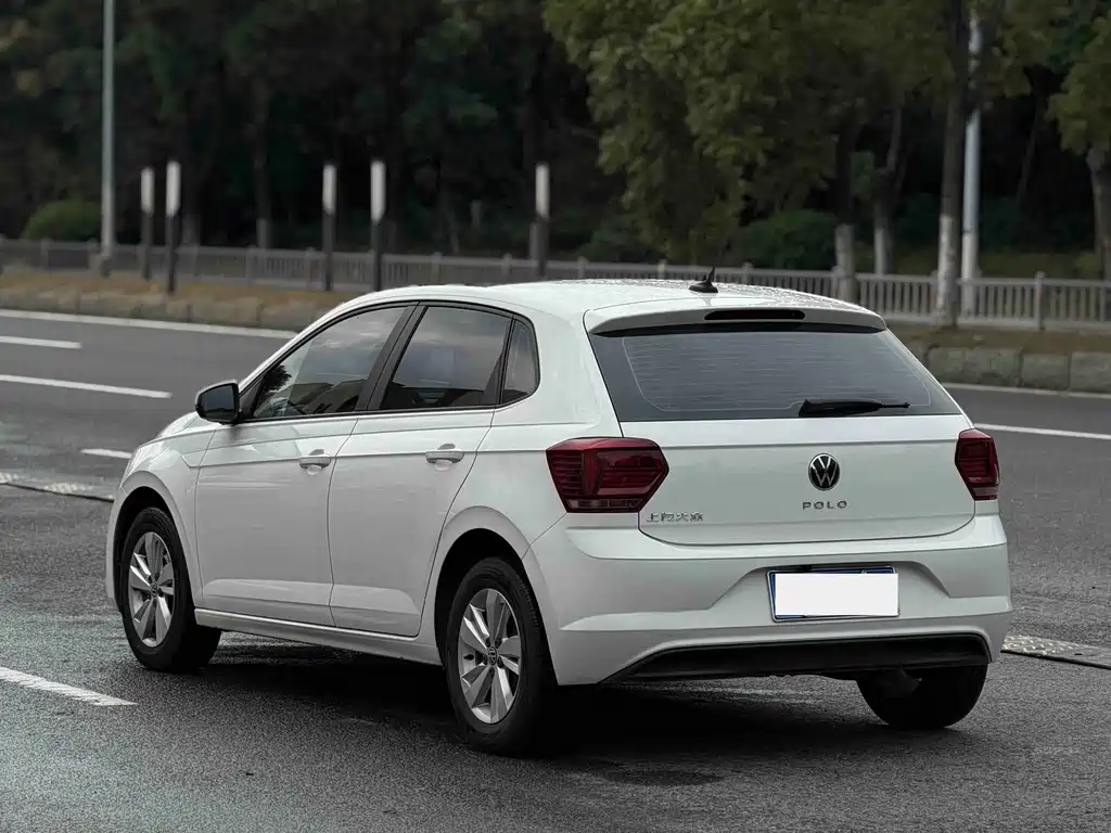 Volkswagen Polo — фото 4