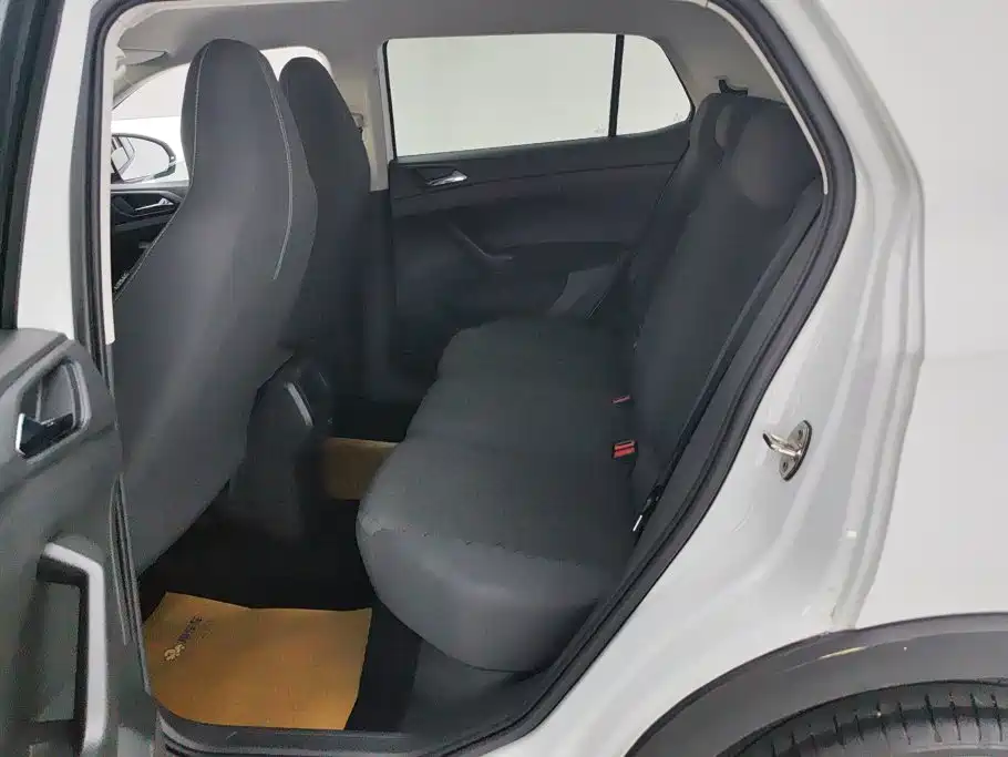 Volkswagen T-Cross — фото 11