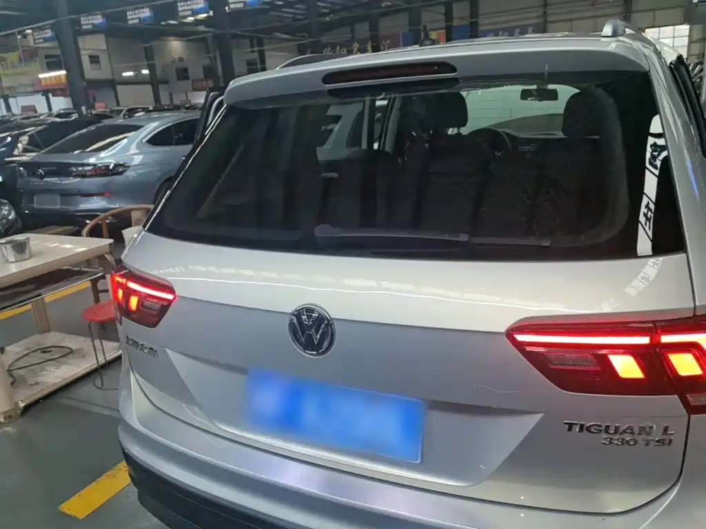 Volkswagen Tiguan L — фото 6