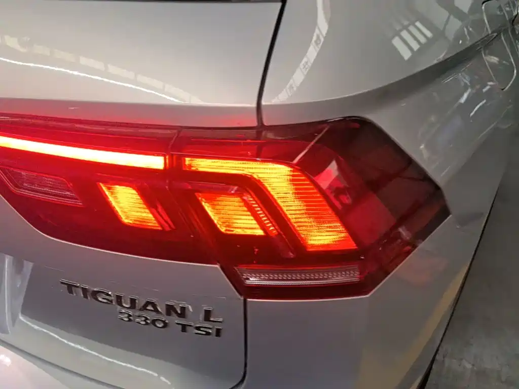 Volkswagen Tiguan L — фото 8