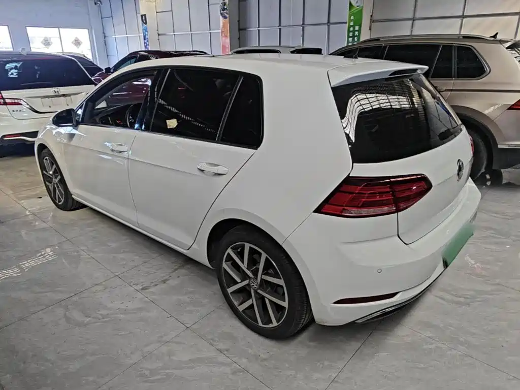 Volkswagen Golf — фото 5