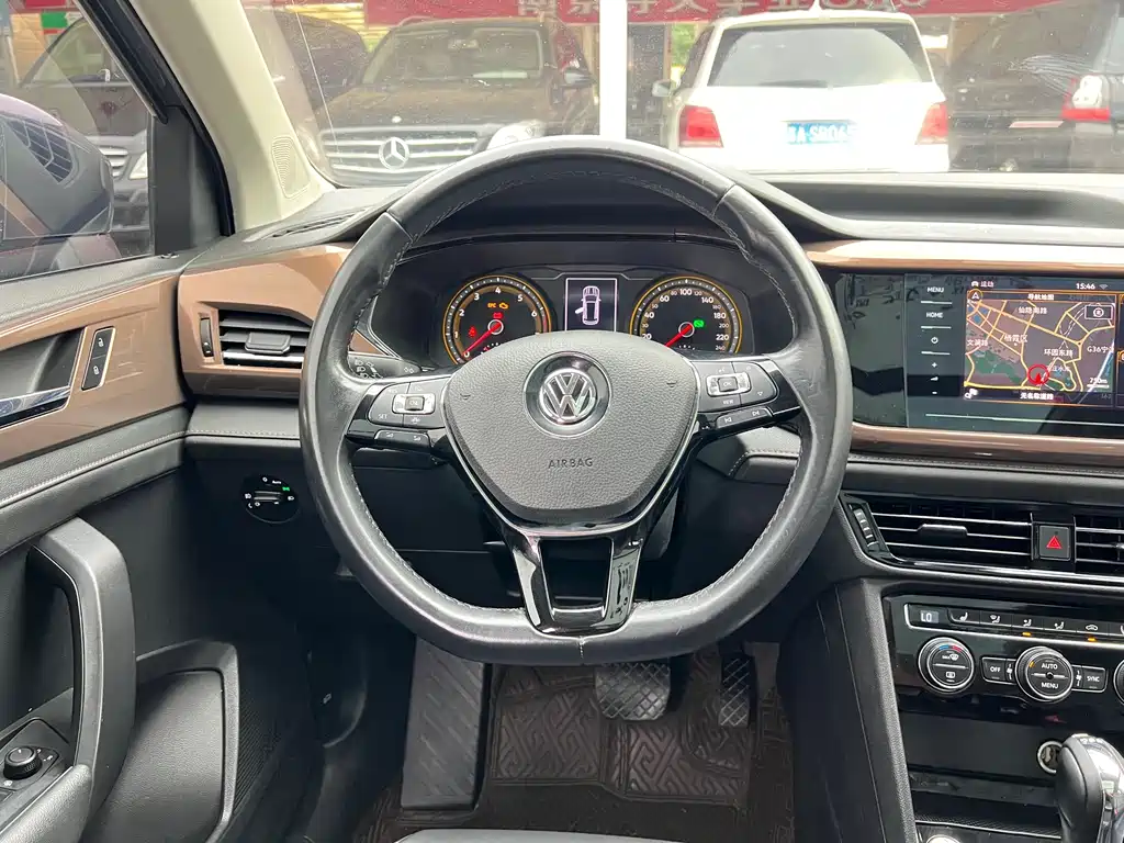 Volkswagen Tharu — фото 14