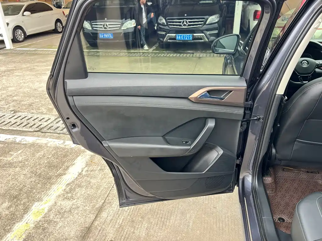 Volkswagen Tharu — фото 10