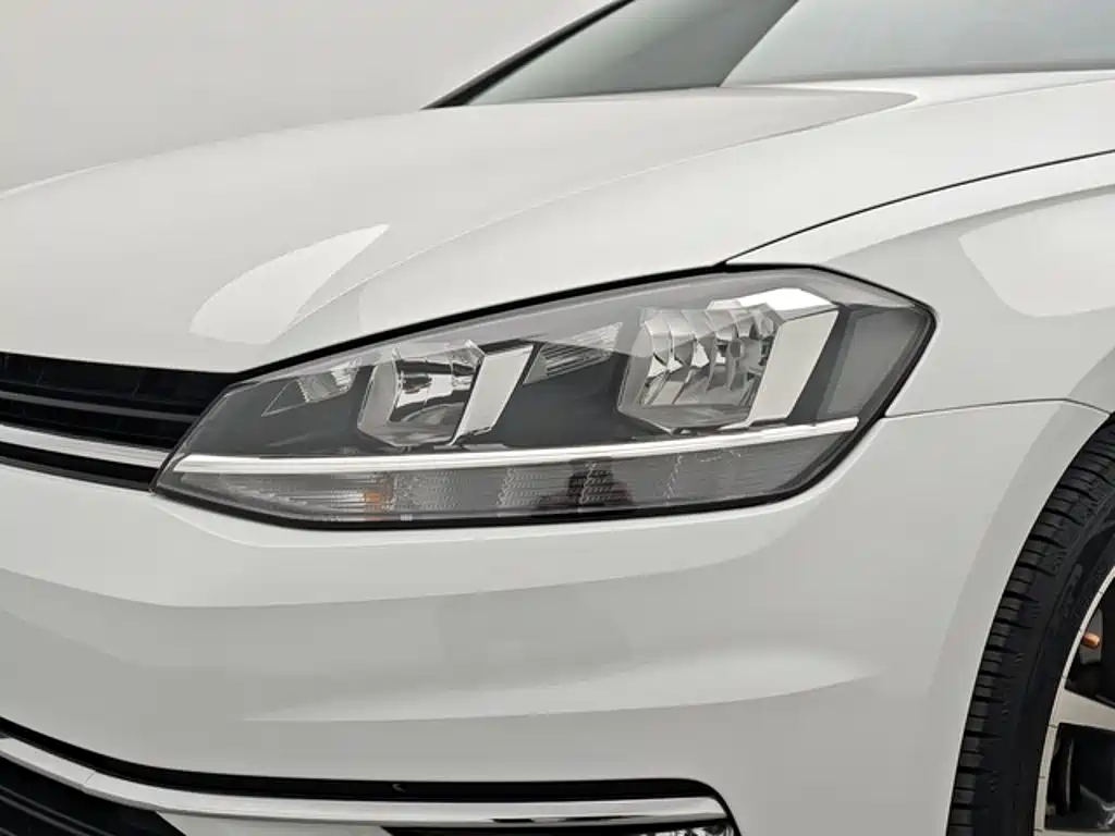 Volkswagen Golf — фото 13