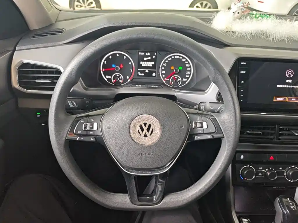 Volkswagen T-Cross — фото 11