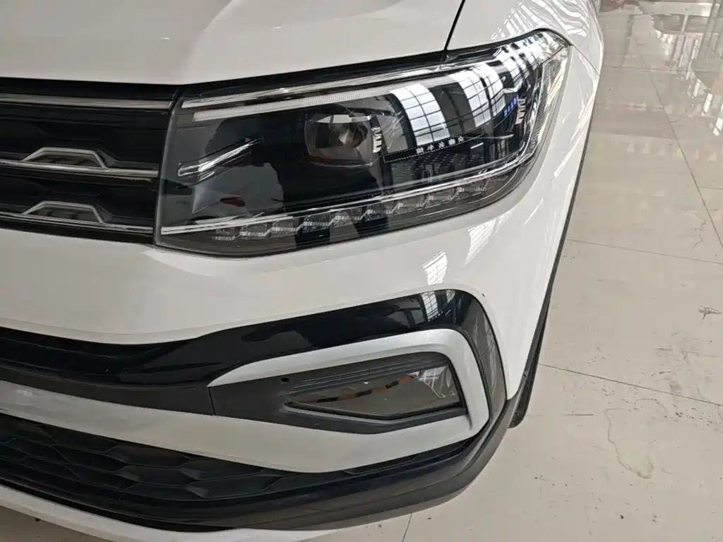 Volkswagen T-Cross — фото 24