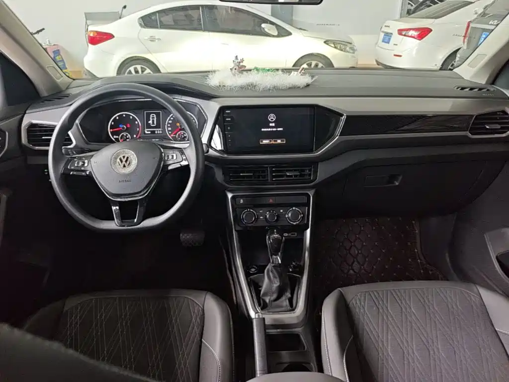 Volkswagen T-Cross — фото 10