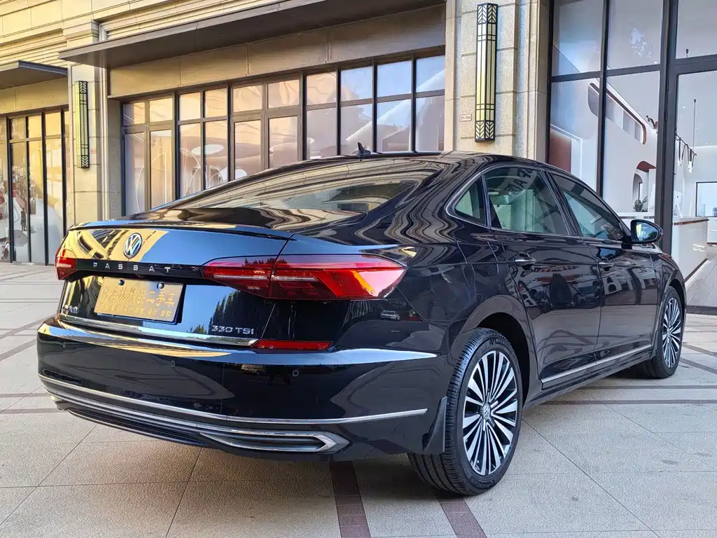 Volkswagen Passat — фото 6