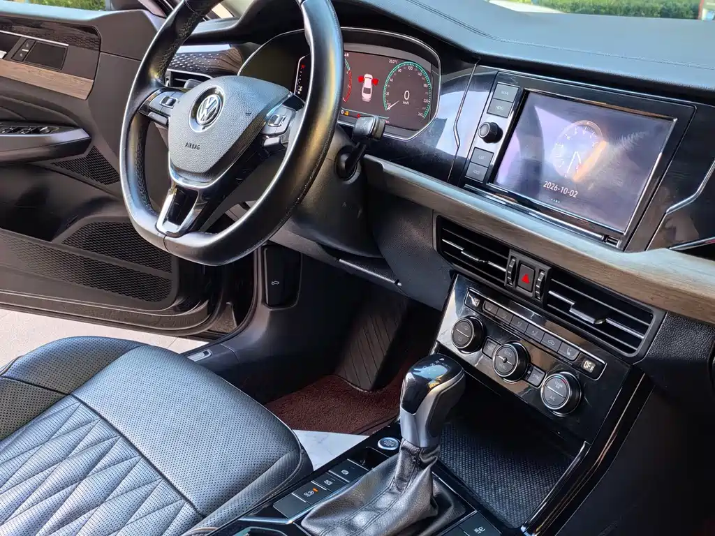Volkswagen Passat — фото 9