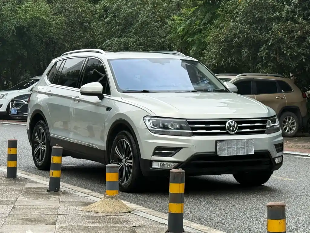Volkswagen Tiguan L — фото 2