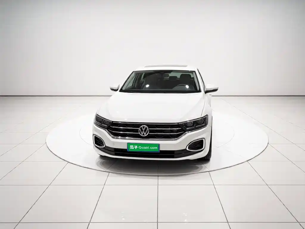 Volkswagen T-Roc — фото 2