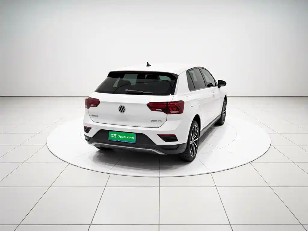 Volkswagen T-Roc — фото 5