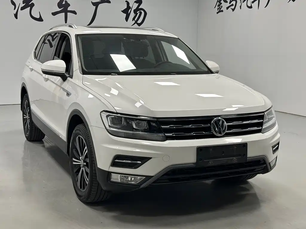 Volkswagen Tiguan L — фото 3