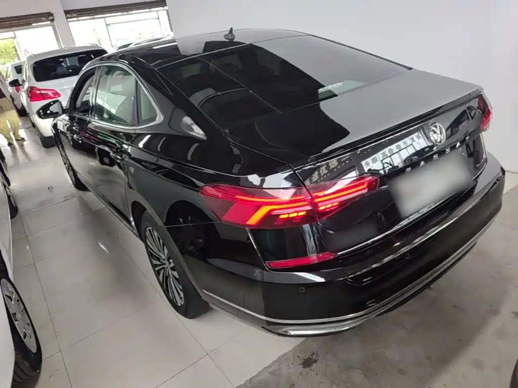Volkswagen Passat — фото 5