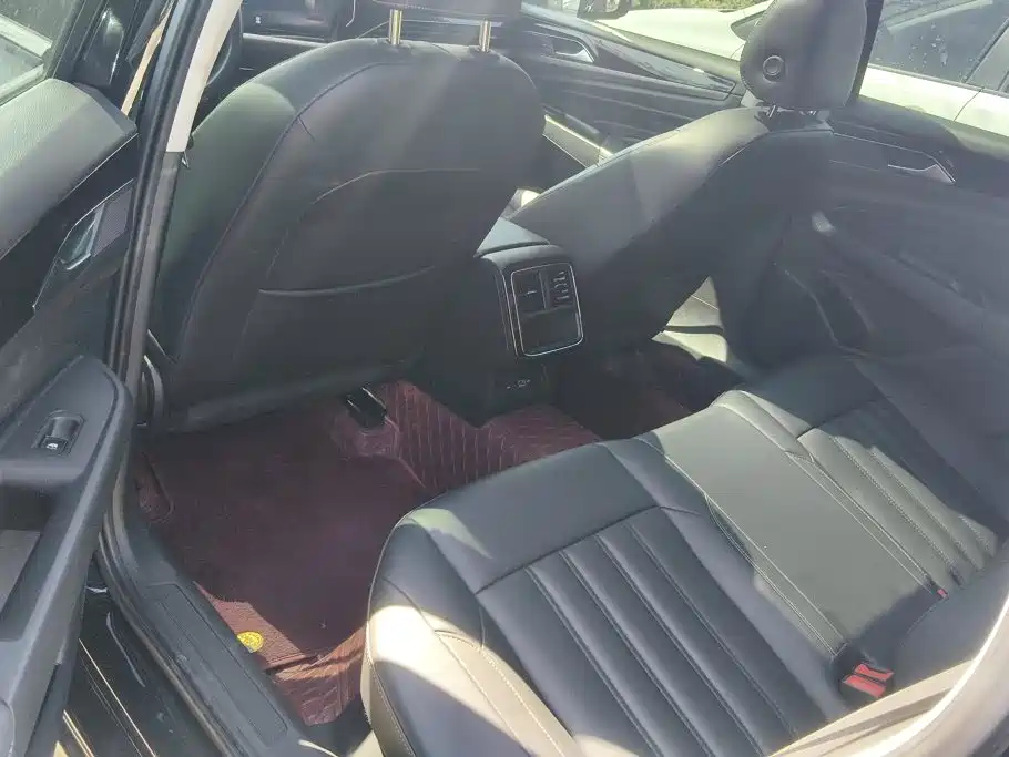 Volkswagen Passat — фото 11
