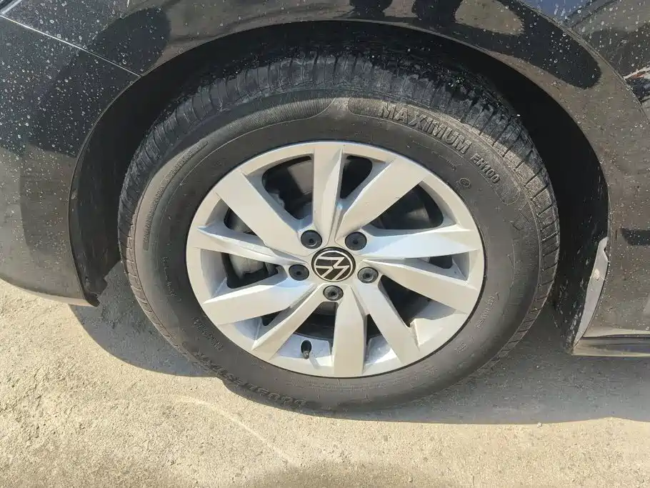 Volkswagen Passat — фото 6