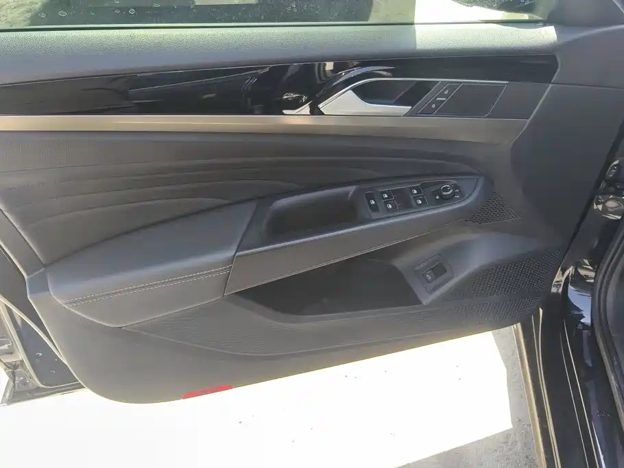 Volkswagen Passat — фото 7