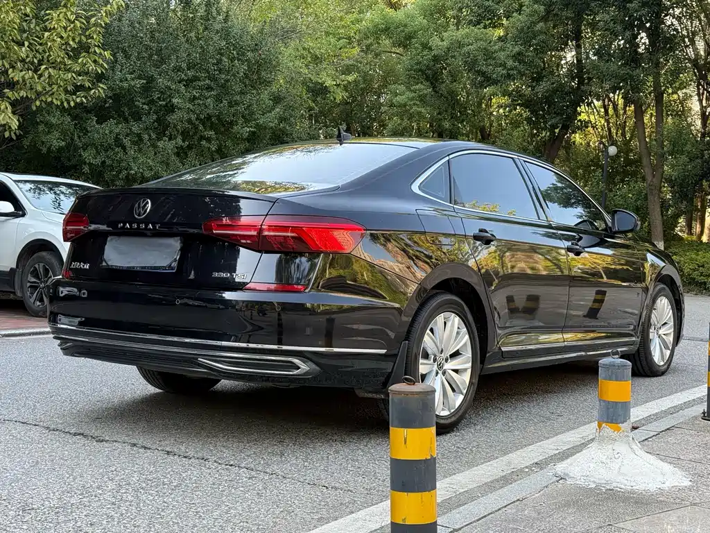 Volkswagen Passat — фото 5