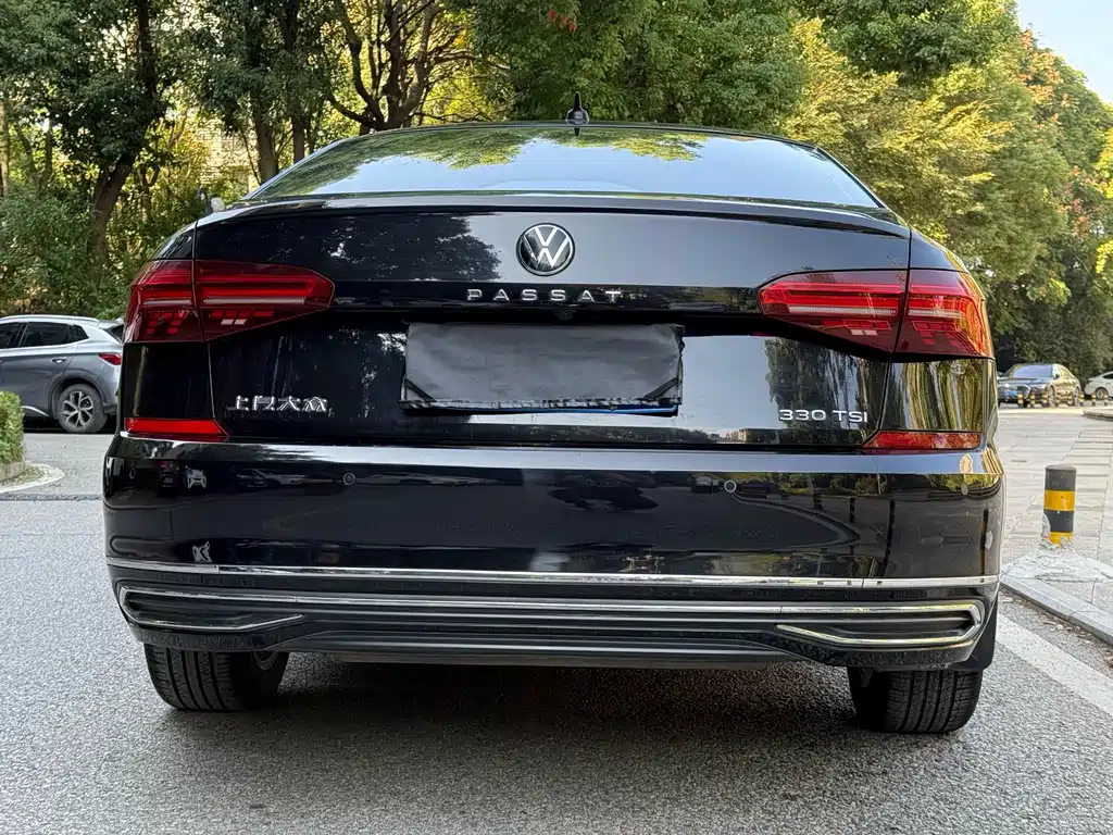 Volkswagen Passat — фото 7