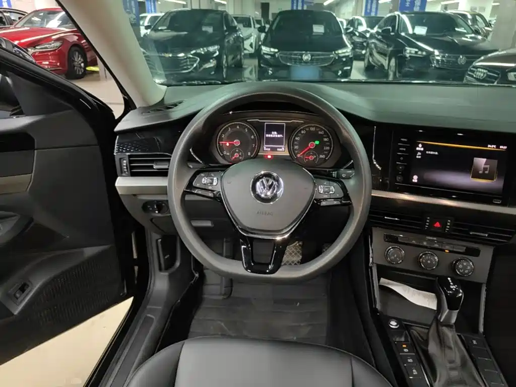 Volkswagen Passat — фото 11