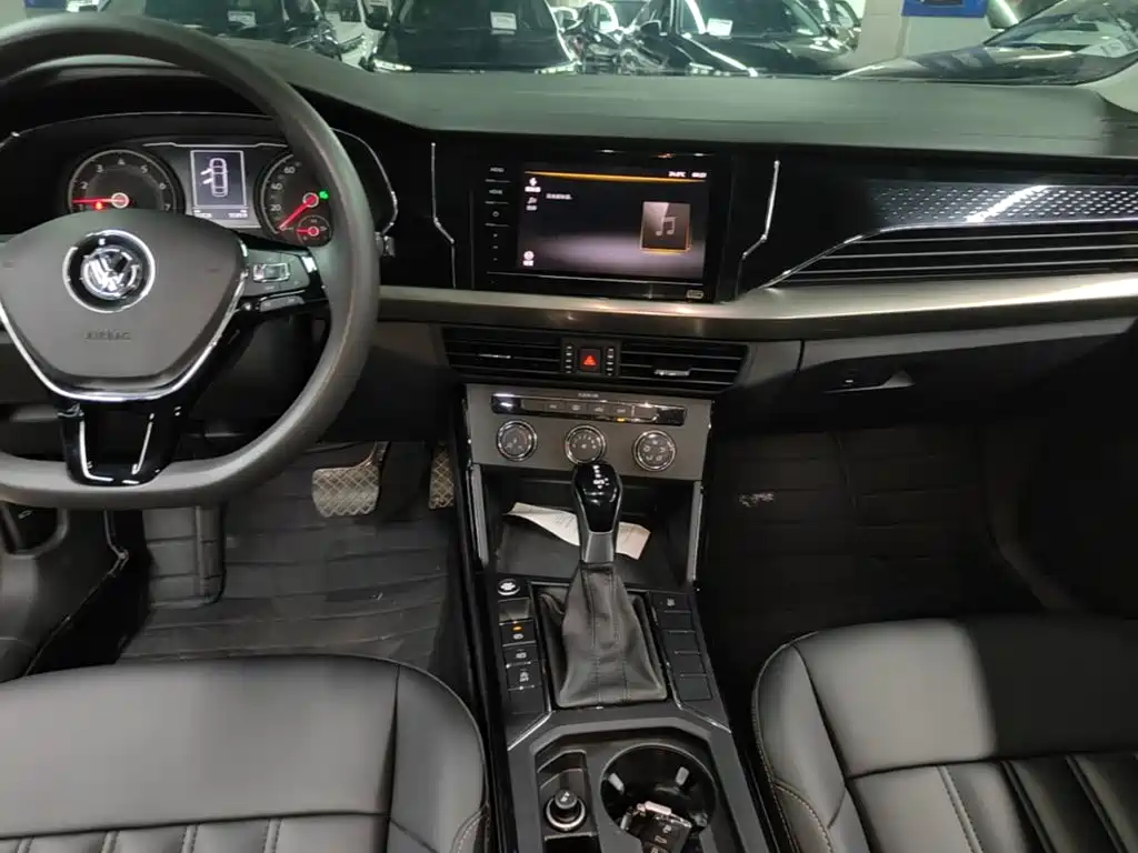 Volkswagen Passat — фото 13