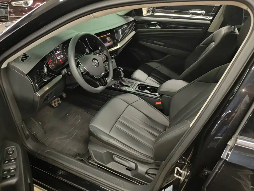 Volkswagen Passat — фото 15