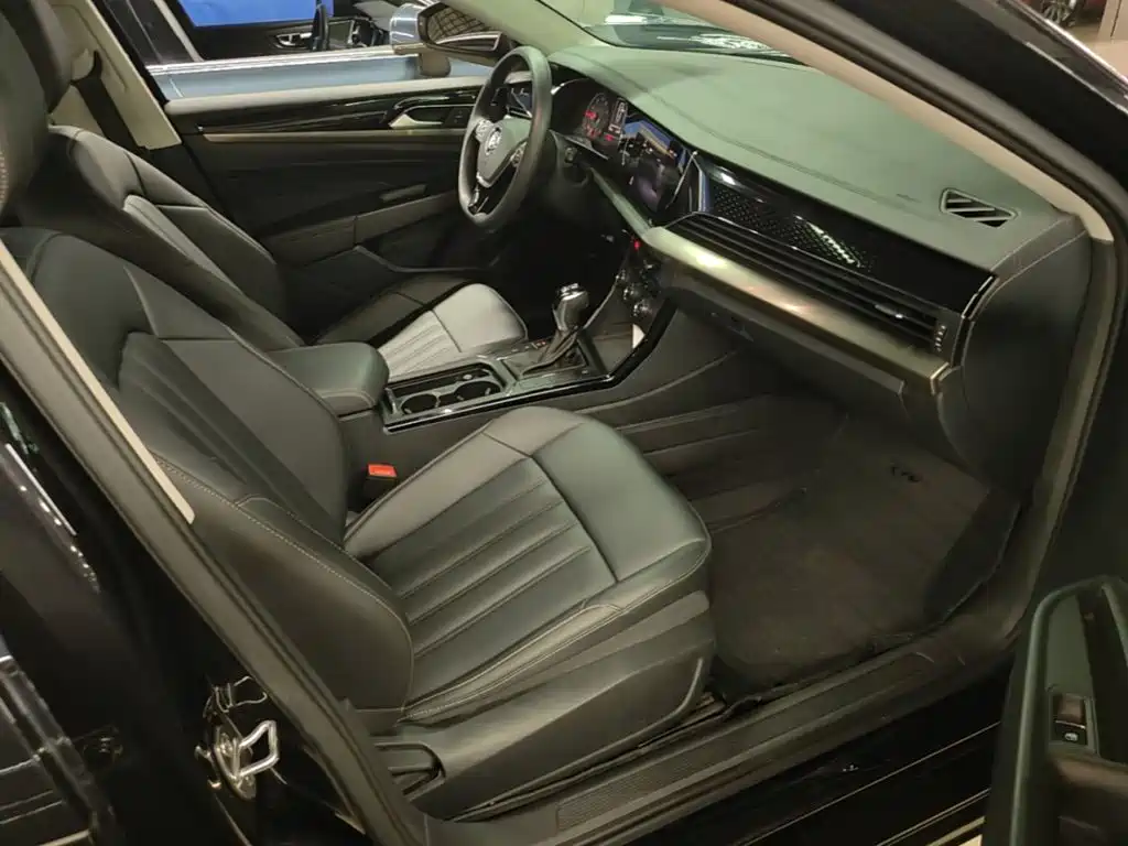 Volkswagen Passat — фото 25