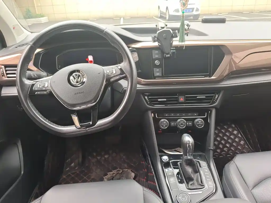 Volkswagen Tharu — фото 10