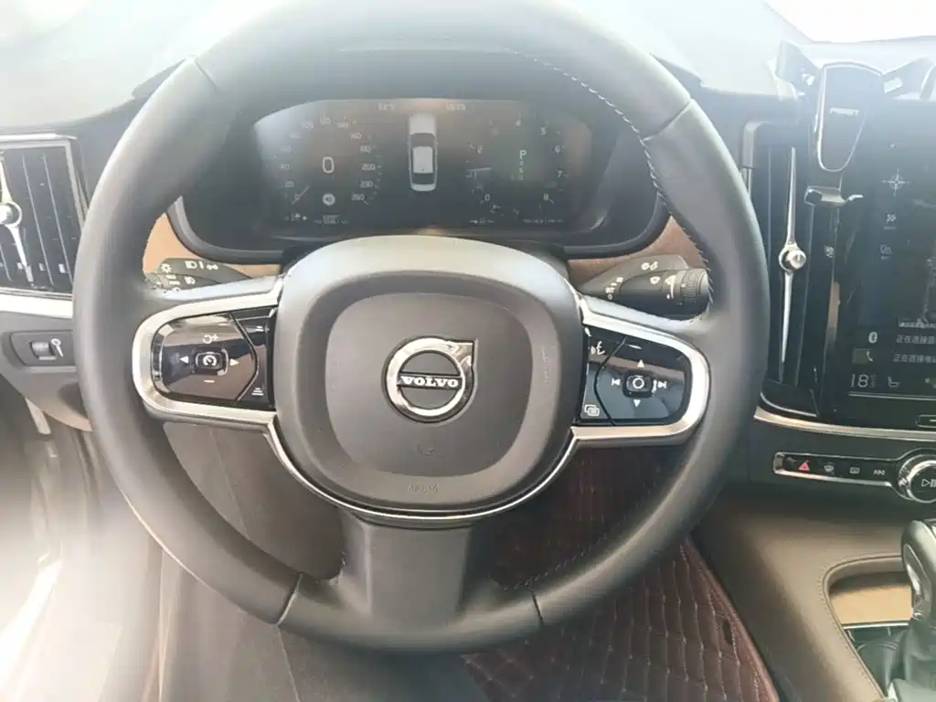 Volvo S90 — фото 11