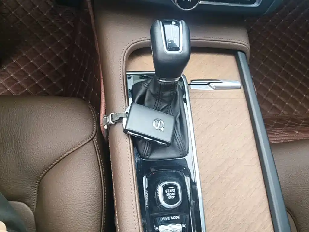 Volvo S90 — фото 14