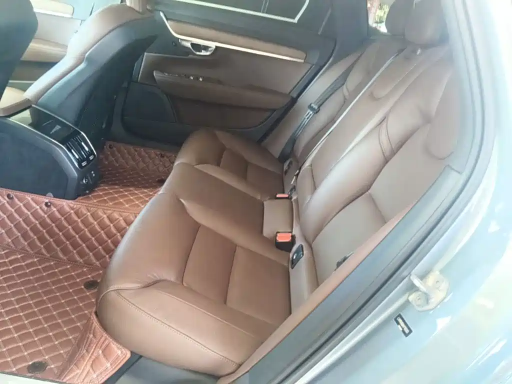 Volvo S90 — фото 17