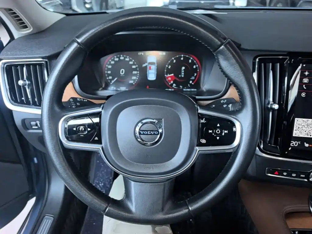 Volvo S90 — фото 11