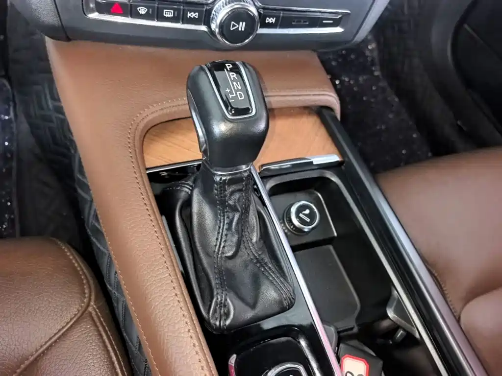 Volvo S90 — фото 14