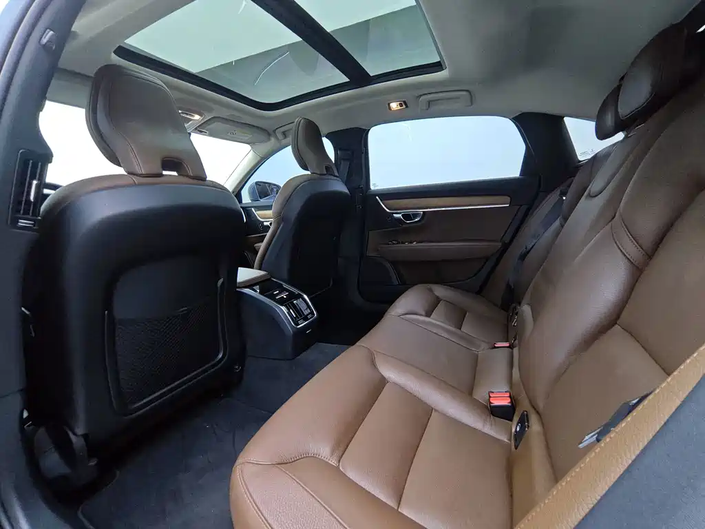Volvo S90 — фото 8
