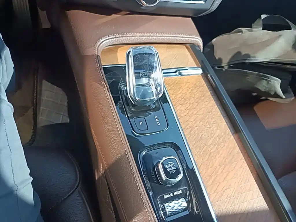 Volvo S90 — фото 14