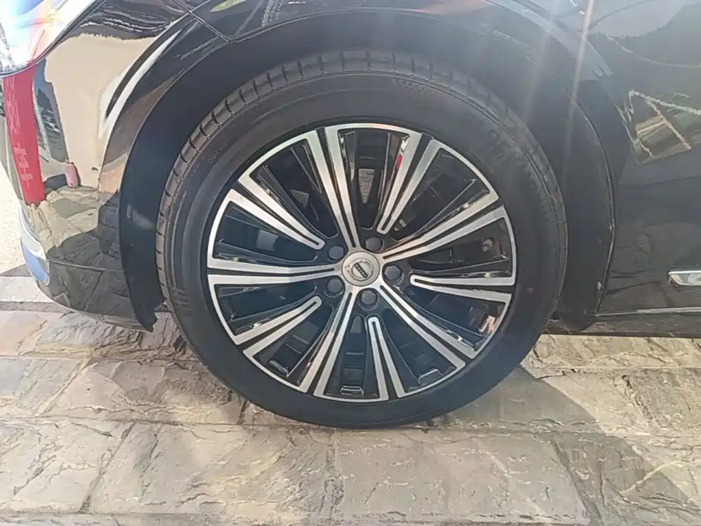 Volvo S90 — фото 23