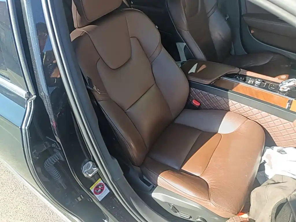 Volvo S90 — фото 25