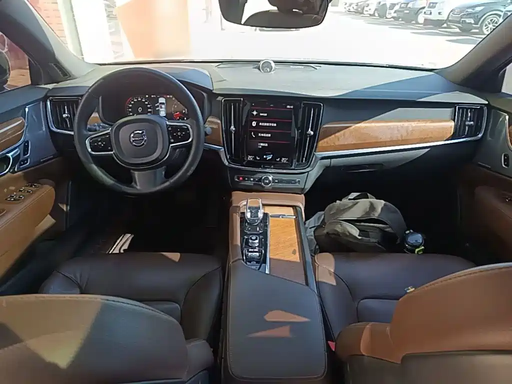 Volvo S90 — фото 10