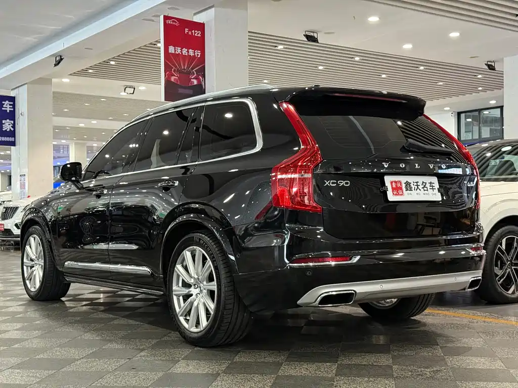 Volvo XC90 — фото 3