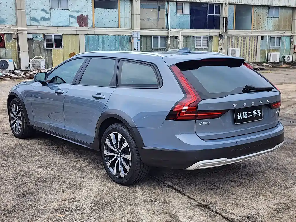 Volvo V90 — фото 12