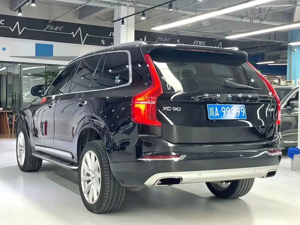 Volvo XC90 — фото 4
