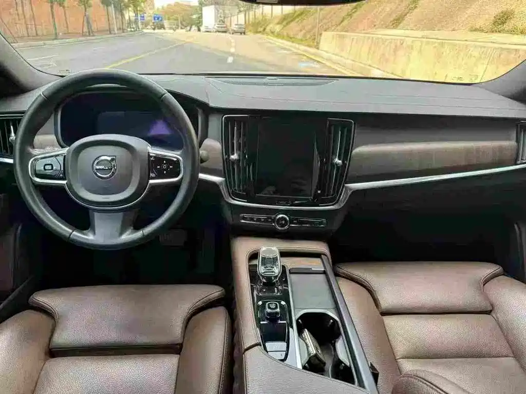 Volvo S90 — фото 5