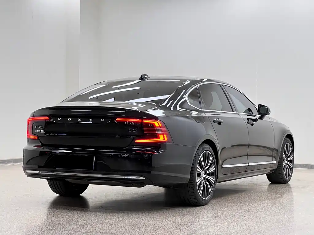 Volvo S90 — фото 2
