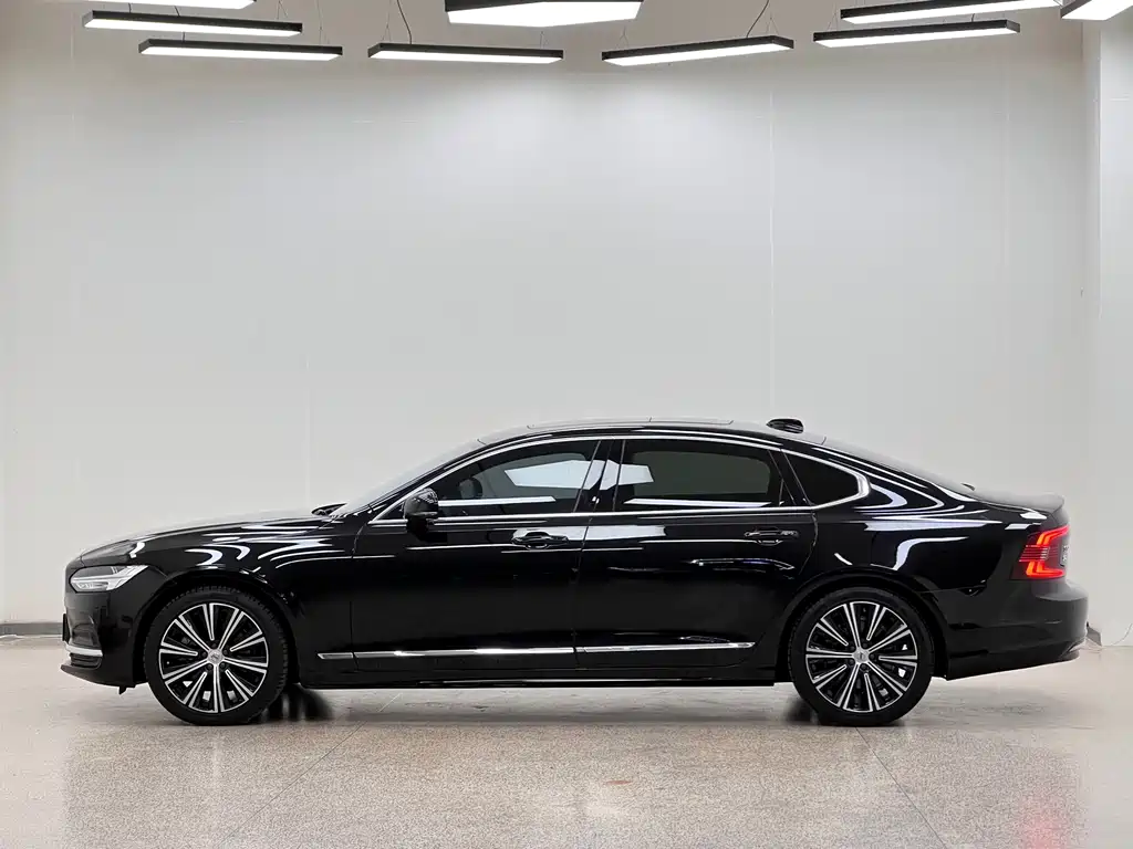 Volvo S90 — фото 3
