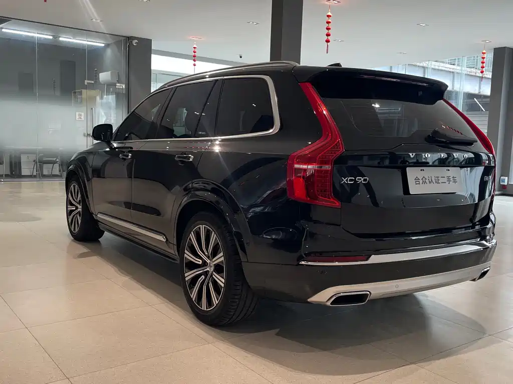 Volvo XC90 — фото 14