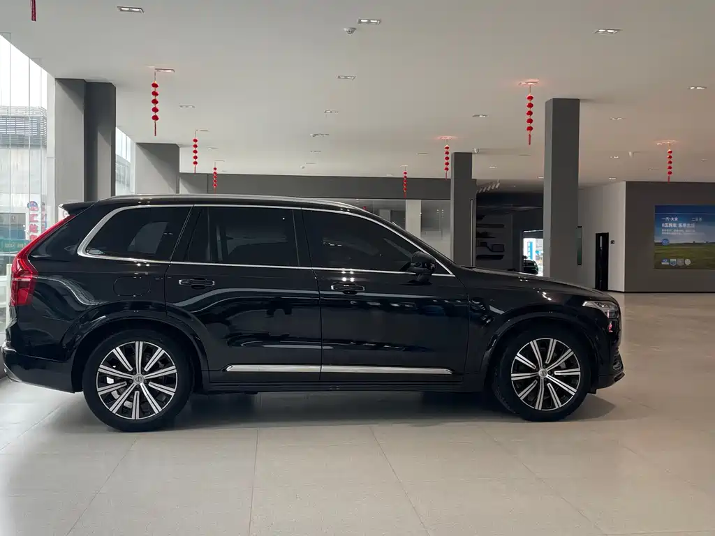 Volvo XC90 — фото 23