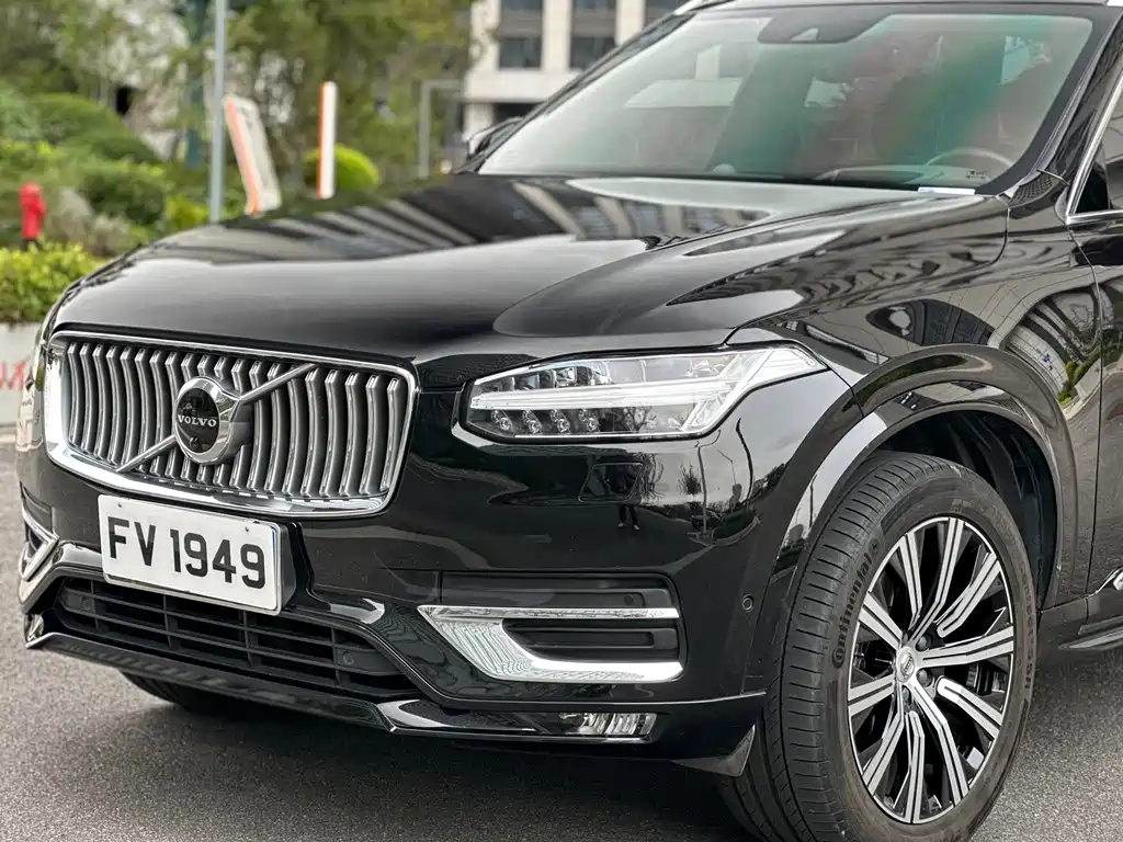 Volvo XC90 — фото 26