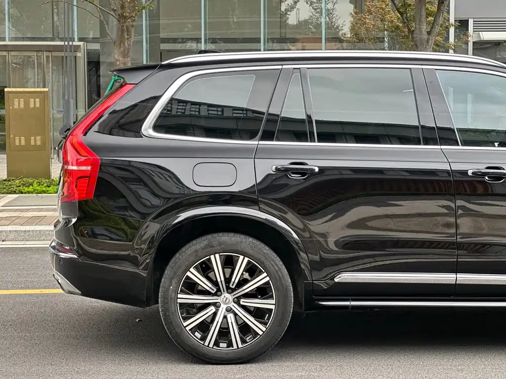 Volvo XC90 — фото 5